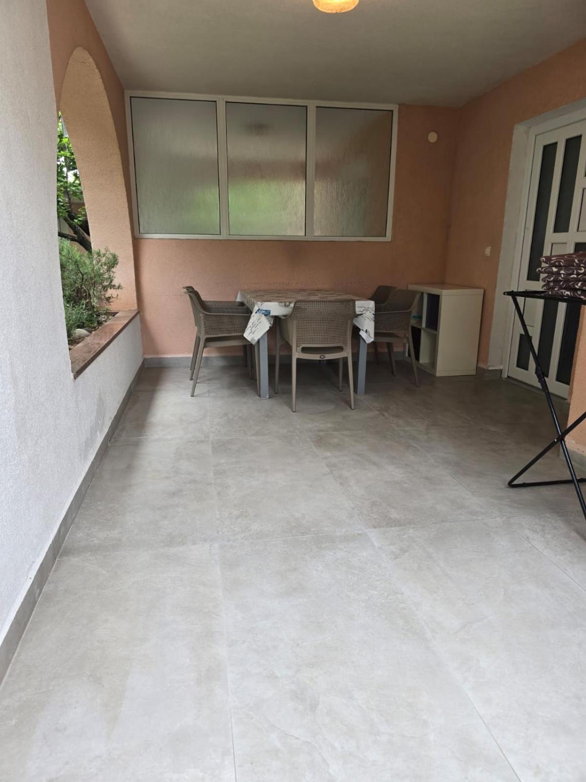 קרק Apartments Sokolovic מראה חיצוני תמונה
