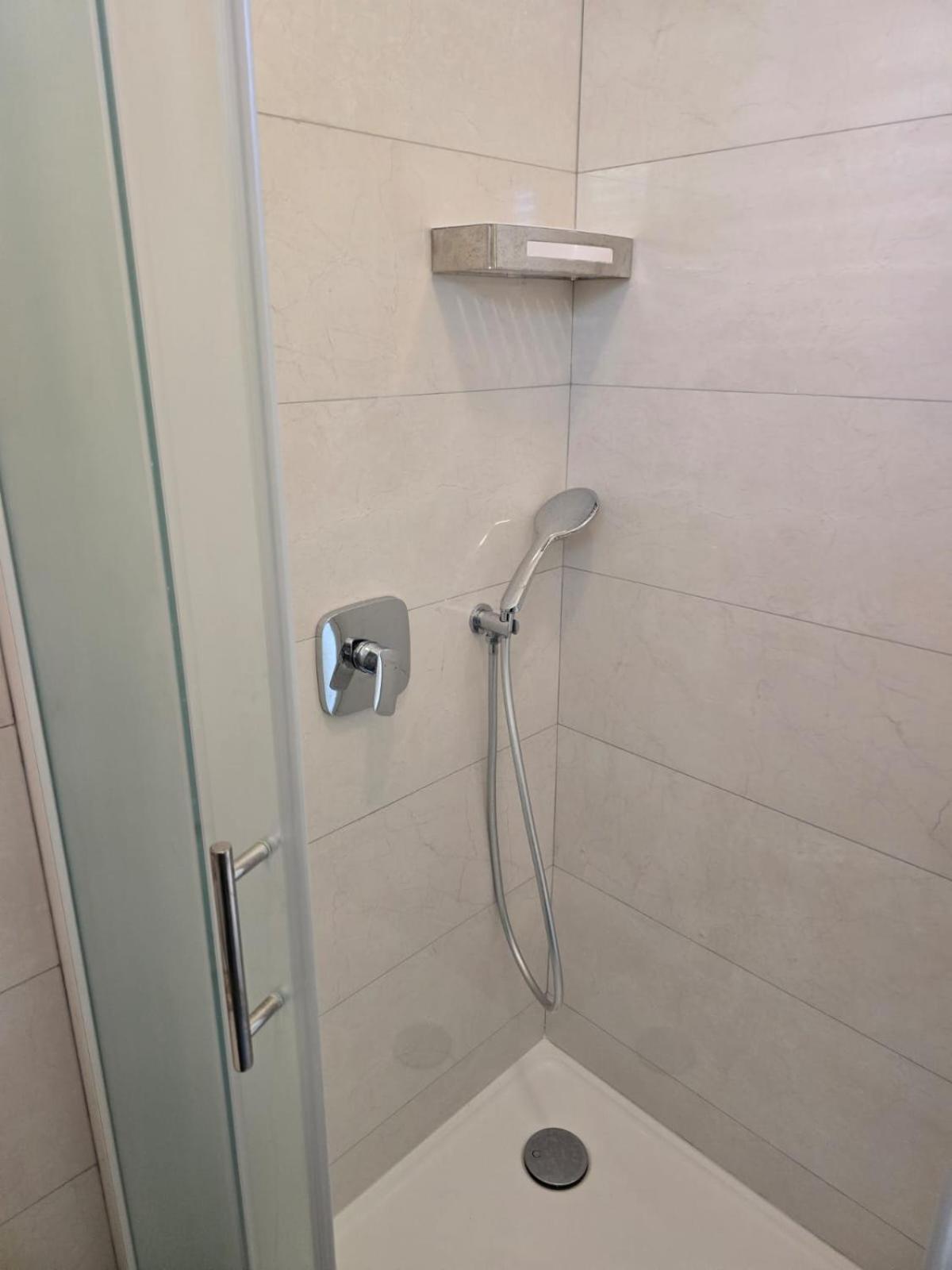 קרק Apartments Sokolovic מראה חיצוני תמונה
